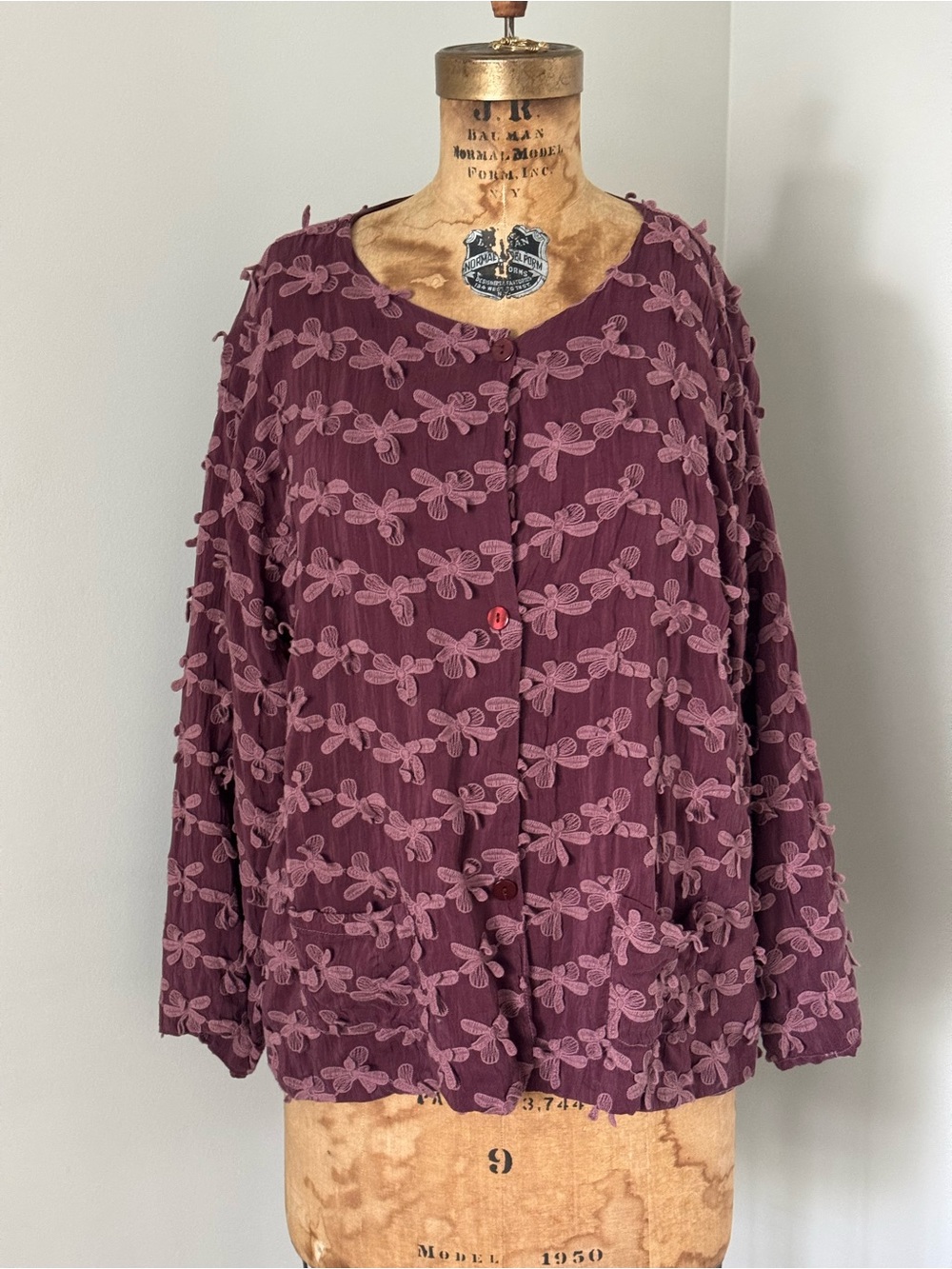 Johnny Was 3D Textured Ribbon Appliqué Cardigan Jacket in Burgundy. 

Stunning,